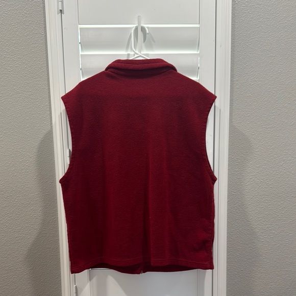 ! EUC Columbia Burgundy XL Fleece Vest w/ Zippers ! - Picture 6 of 6